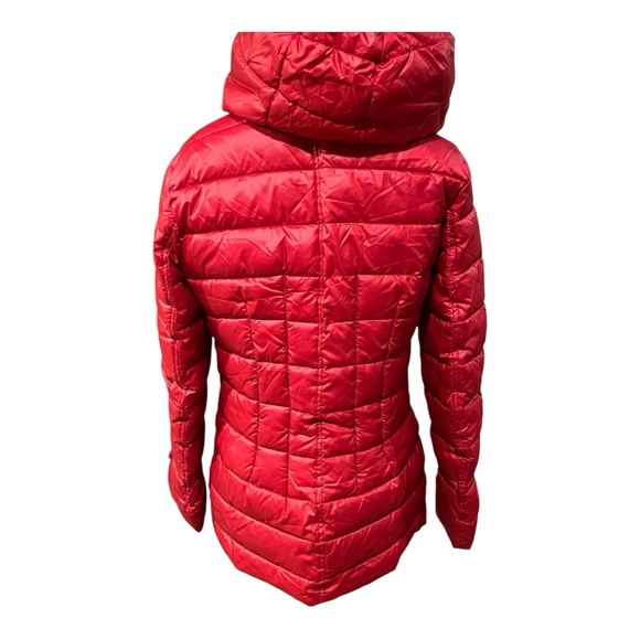 Nine West Red Puffer Coat with Hood & Gold Accents – Women’s‎ Size Small - Picture 2 of 8